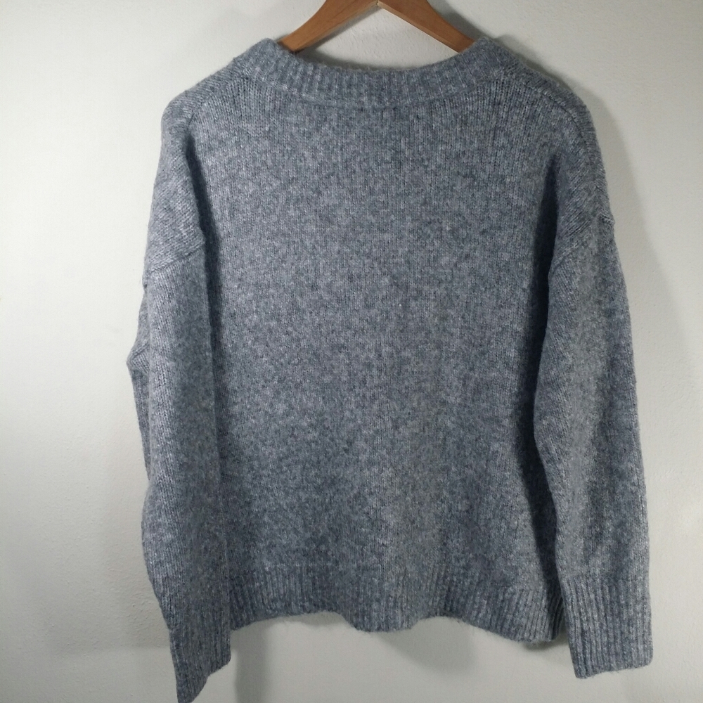 Warm thick grey sweater with lace up front - Picture 5 of 5
